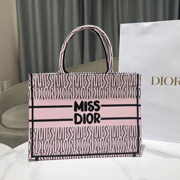 chr1st1an D10r shopping bags
